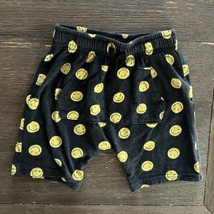 Cat & Jack smiley shorts size 5T